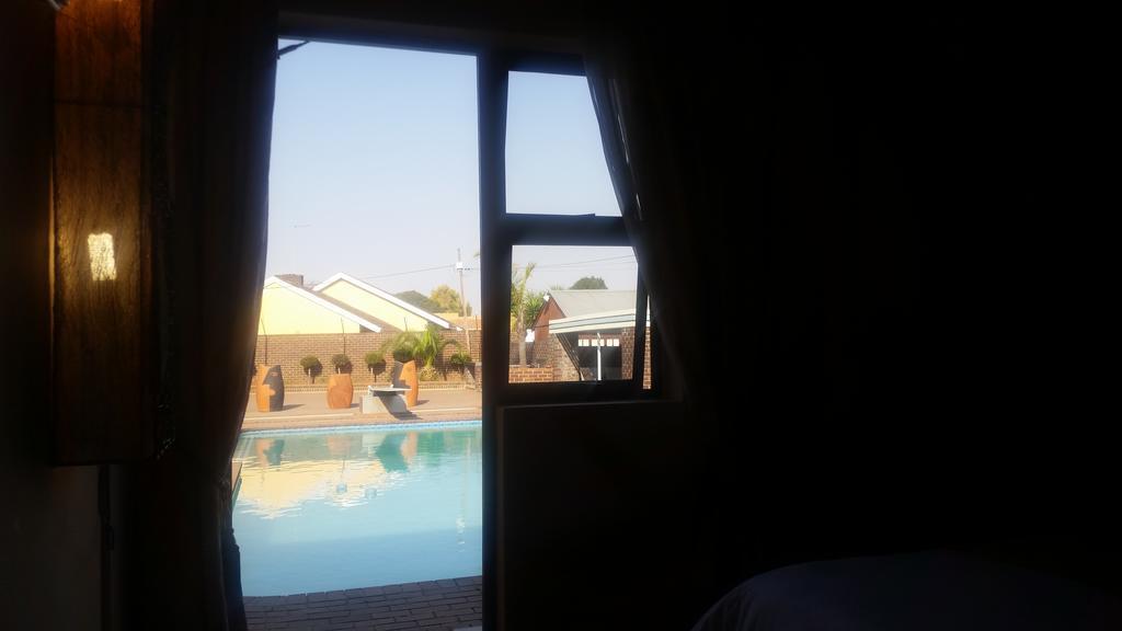 African Phoenix Guest Lodge Johannesburg Ngoại thất bức ảnh