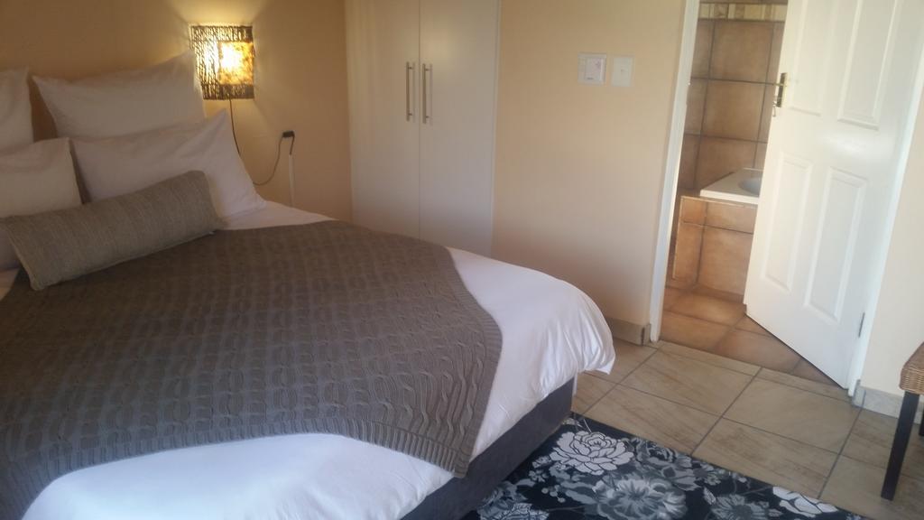 African Phoenix Guest Lodge Johannesburg Ngoại thất bức ảnh
