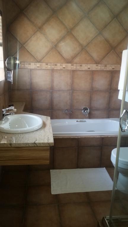 African Phoenix Guest Lodge Johannesburg Ngoại thất bức ảnh