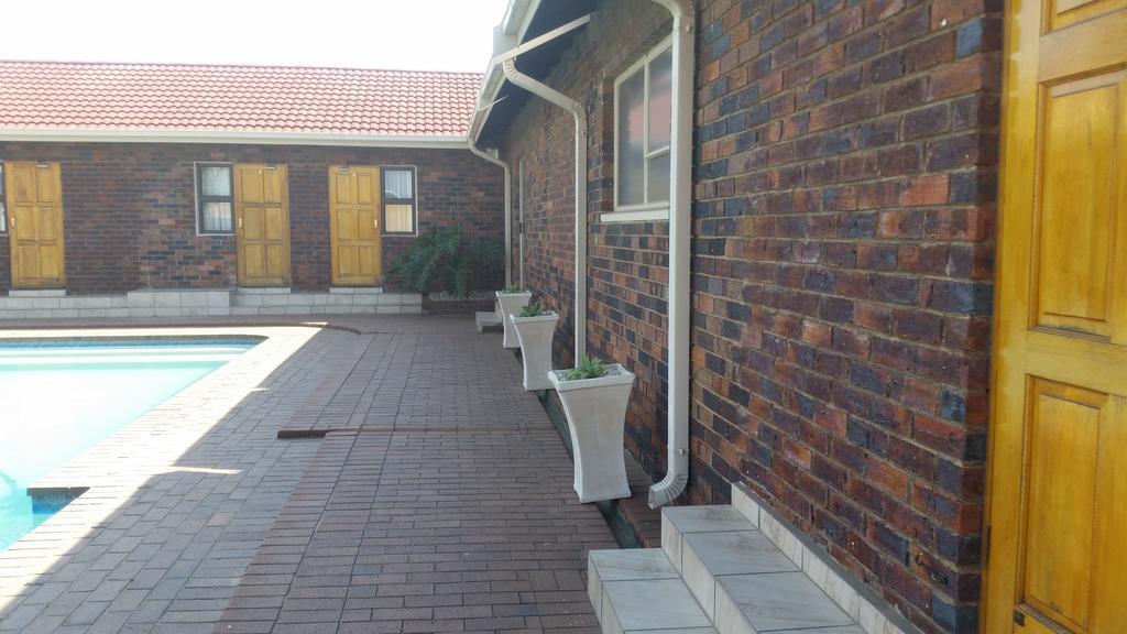 African Phoenix Guest Lodge Johannesburg Ngoại thất bức ảnh