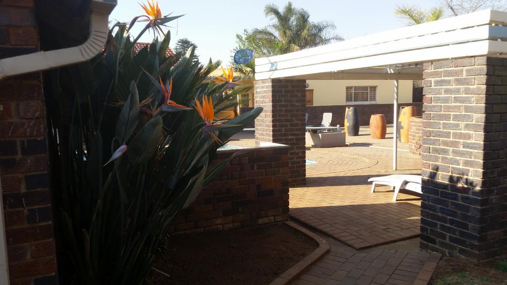 African Phoenix Guest Lodge Johannesburg Ngoại thất bức ảnh