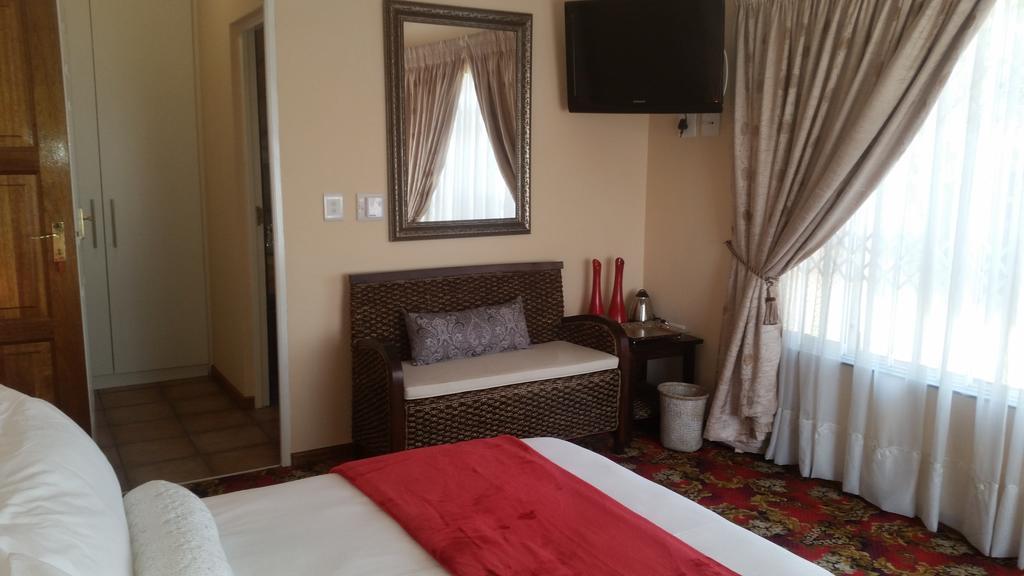 African Phoenix Guest Lodge Johannesburg Ngoại thất bức ảnh
