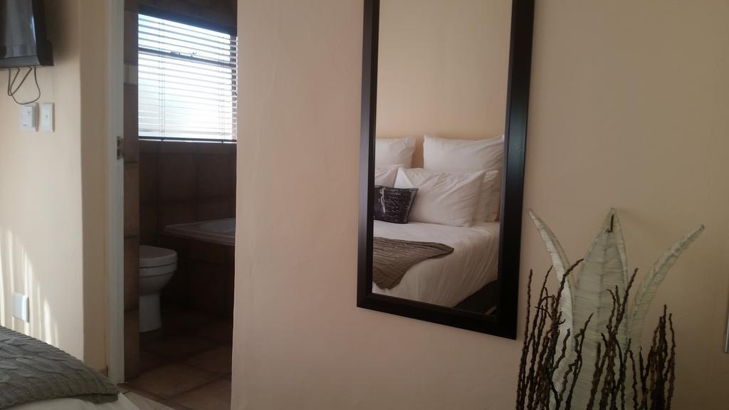 African Phoenix Guest Lodge Johannesburg Ngoại thất bức ảnh
