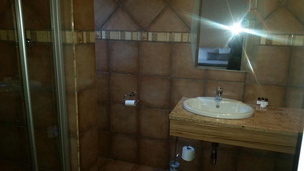 African Phoenix Guest Lodge Johannesburg Ngoại thất bức ảnh