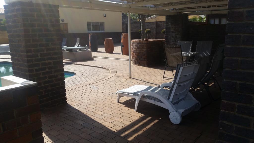 African Phoenix Guest Lodge Johannesburg Ngoại thất bức ảnh