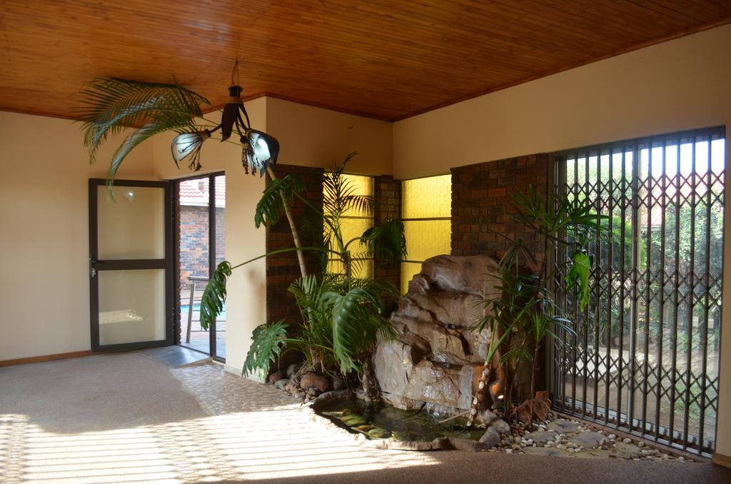 African Phoenix Guest Lodge Johannesburg Ngoại thất bức ảnh
