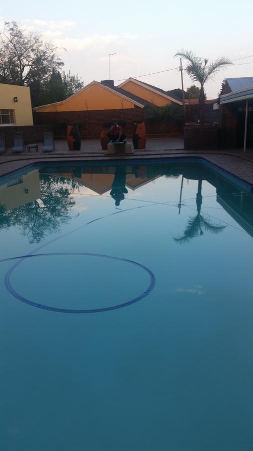 African Phoenix Guest Lodge Johannesburg Ngoại thất bức ảnh